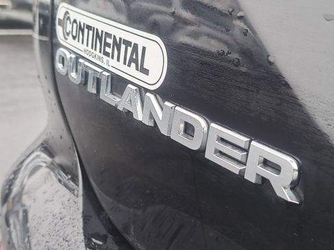 Used 2024 Mitsubishi Outlander SE image 8