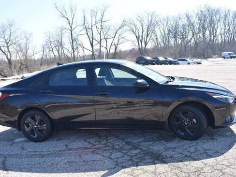 Used 2022 Hyundai Elantra SEL image 9