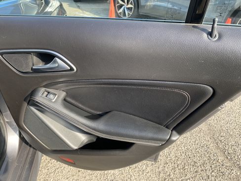 Used 2015 Mercedes-Benz CLA 250 image 19