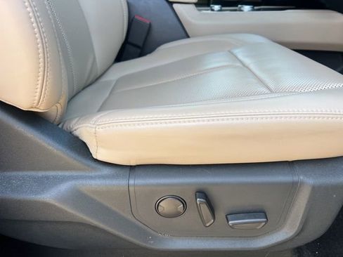 Used 2022 Ford Expedition XLT AWD/4WD image 10
