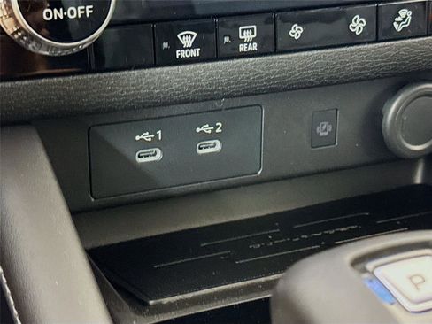 New 2026 Mitsubishi Outlander SE image 15