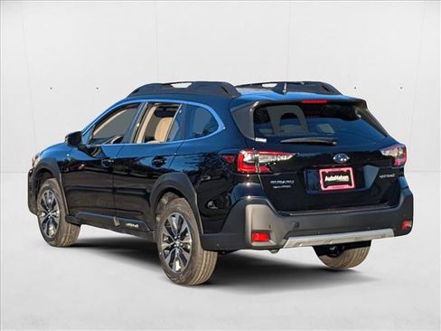 Used 2025 Subaru Outback Limited image 9