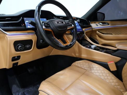 Used 2022 Jeep Grand Cherokee L Summit image 12