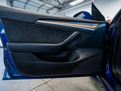 Used 2023 Tesla Model 3 Standard Range image 29