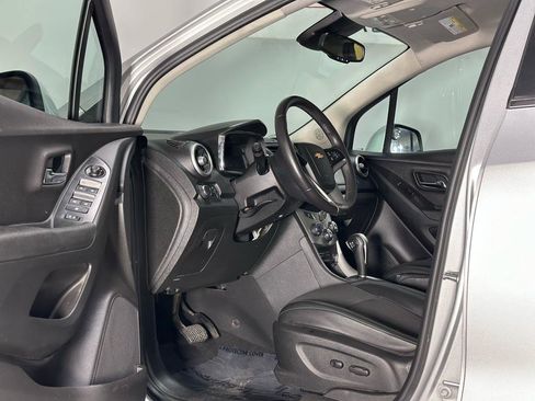 Used 2016 Chevrolet Trax LT w/ LT Convenience Package AWD/4WD image 9