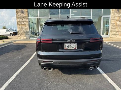 Used 2024 Chevrolet Traverse LT w/ Enhanced Driving Package FWD image 4