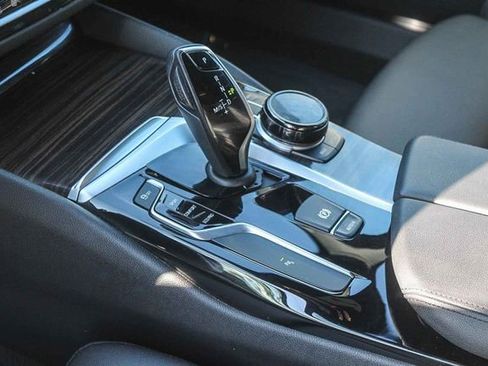 Used 2020 BMW 530i w/ Premium Package image 26