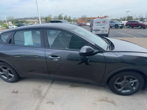 Used 2025 Kia K4 FWD image 3