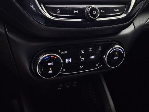 Used 2021 Chevrolet TrailBlazer LT w/ Convenience Package FWD image 12