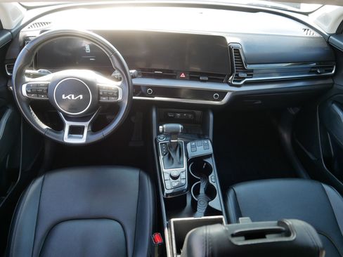 Certified 2024 Kia Sportage EX image 10