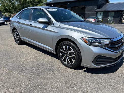 Used 2024 Volkswagen Jetta S image 1