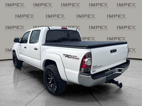 Used 2013 Toyota Tacoma 4x4 Double Cab w/ TRD Off-Road Pkg image 2
