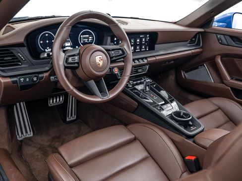 Certified 2025 Porsche 911 Targa 4S AWD/4WD image 4
