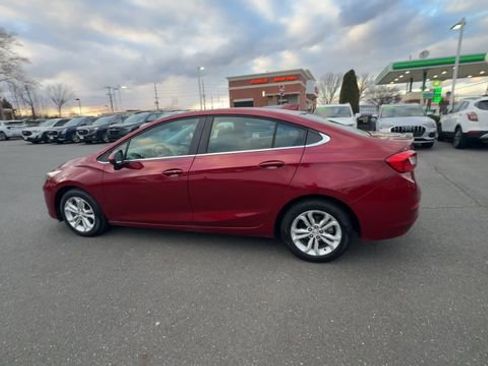 Certified 2019 Chevrolet Cruze LT w/ Convenience Package image 5