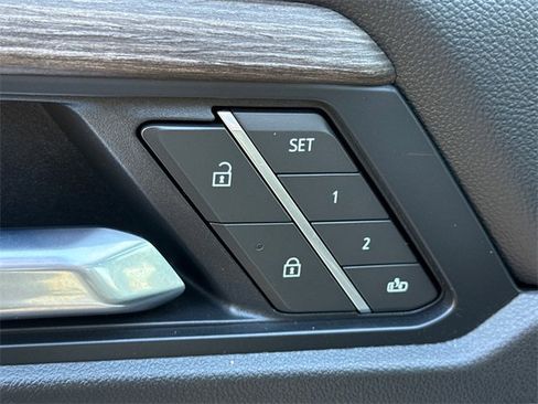 Used 2025 GMC Acadia Denali w/ Super Cruise Package image 22