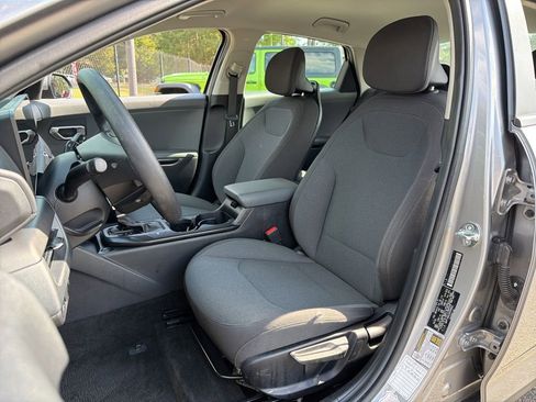 Used 2025 Kia K4 FWD image 17