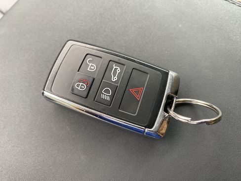 Used 2018 Land Rover Discovery HSE AWD/4WD image 36