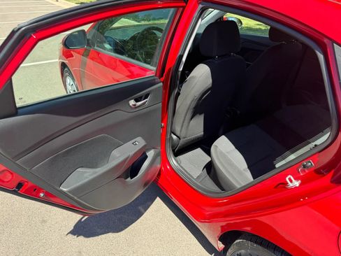 Used 2021 Hyundai Accent SE FWD image 9