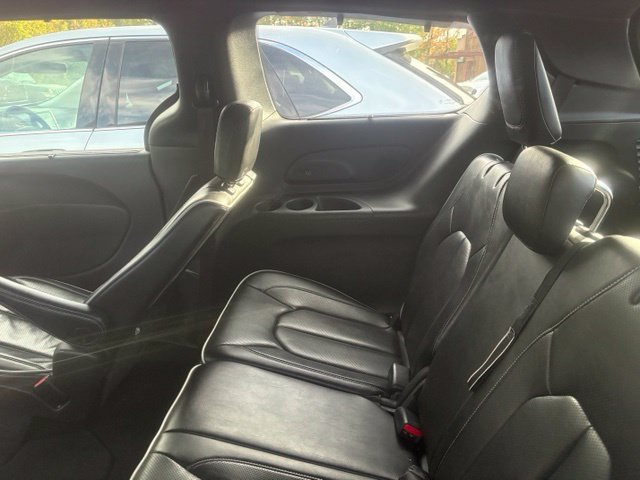 Used 2025 Chrysler Pacifica Limited FWD image 14