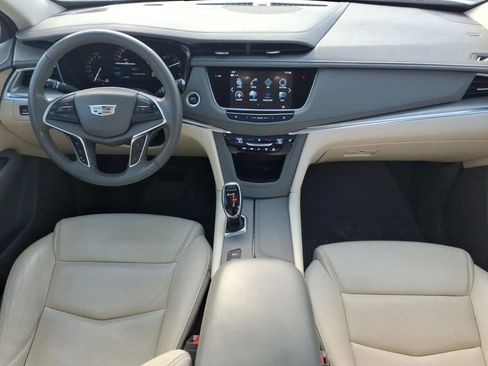 Used 2018 Cadillac XT5 Luxury w/ Driver Awareness Package image 17