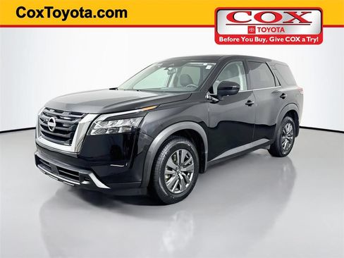 Used 2024 Nissan Pathfinder S FWD image 1