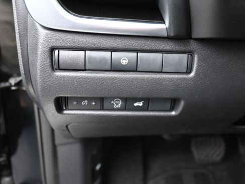 Used 2023 Nissan Rogue SL w/ SL Premium Package image 8