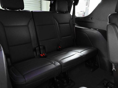 Used 2023 GMC Yukon Denali AWD/4WD image 15