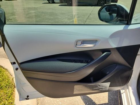 Used 2026 Toyota Corolla SE FWD image 12