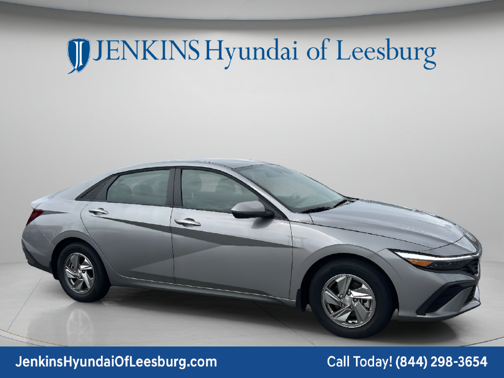 New 2026 Hyundai Elantra SE FWD image 2