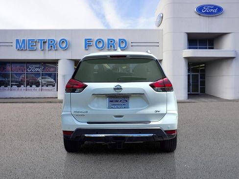 Used 2019 Nissan Rogue SV FWD image 4