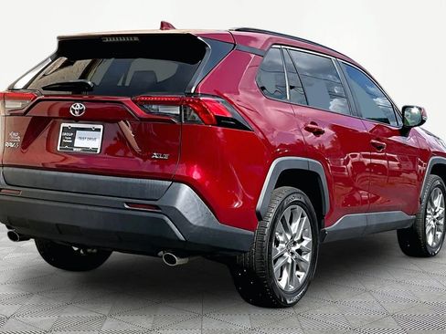 Used 2022 Toyota RAV4 XLE Premium FWD image 13