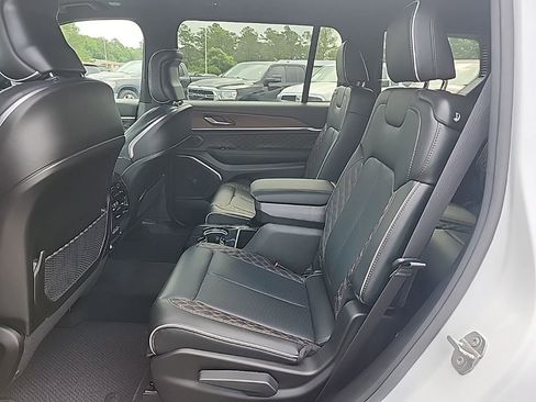 Used 2025 Jeep Grand Cherokee L Summit w/ Obsidian Package AWD/4WD image 29
