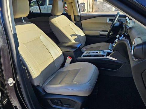 Certified 2023 Ford Explorer Limited w/ Equipment Group 301A RWD image 18