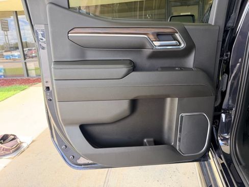Used 2024 GMC Sierra 1500 SLT w/ SLT Premium Plus Package AWD/4WD image 29