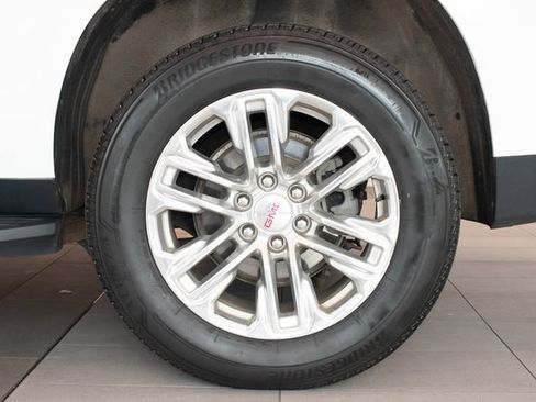 Used 2021 GMC Yukon XL SLT w/ SLT Luxury Plus Package RWD image 9