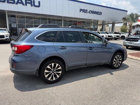 Used 2016 Subaru Outback 2.5i Limited AWD/4WD image 3