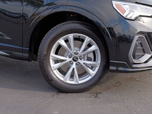 Certified 2025 Audi Q3 2.0T Premium Plus w/ Premium Plus Package image 2