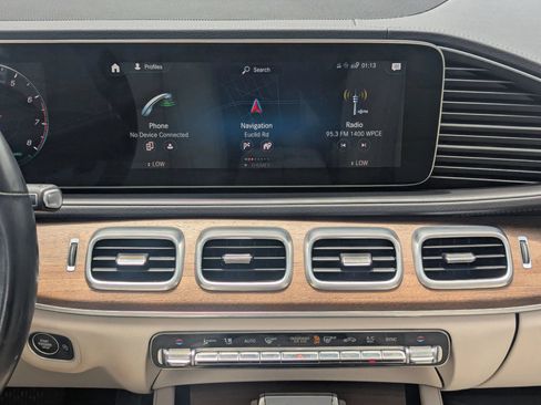 Used 2022 Mercedes-Benz GLS 450 4MATIC image 18