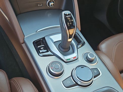 Used 2021 Alfa Romeo Stelvio Ti Sport image 18