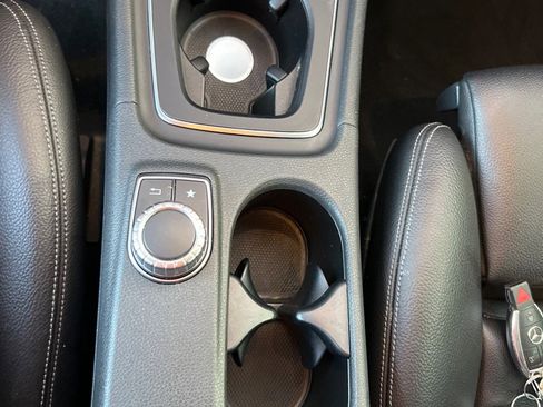 Used 2019 Mercedes-Benz GLA 250 4MATIC image 35