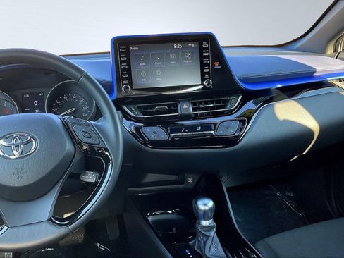 Used 2020 Toyota C-HR XLE FWD image 6