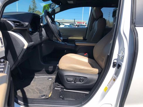 Used 2024 Toyota Sienna Limited AWD/4WD image 20