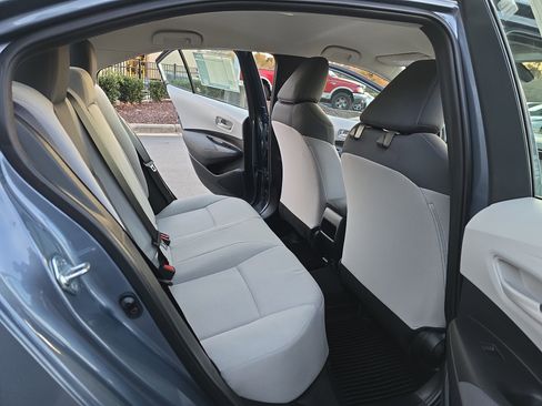 Used 2022 Toyota Corolla LE image 11
