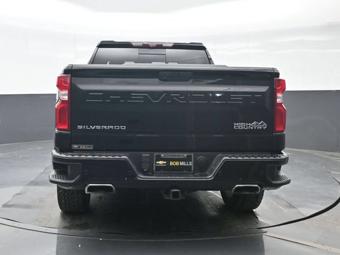 Used 2020 Chevrolet Silverado 1500 High Country w/ Technology Package AWD/4WD image 5