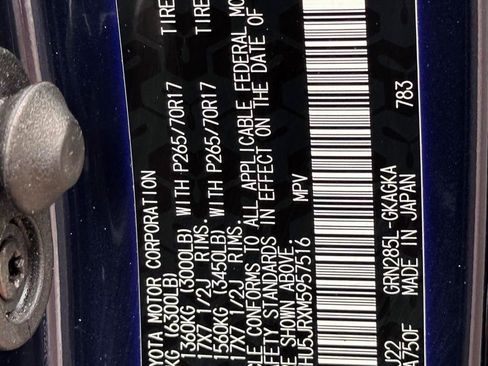 Used 2021 Toyota 4Runner Venture w/ Moonroof Package image 31