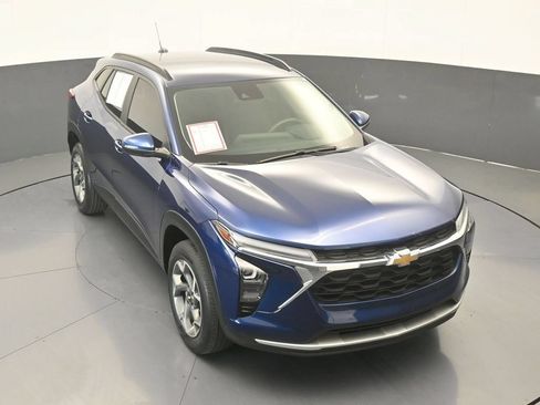 Used 2024 Chevrolet Trax LT FWD image 49
