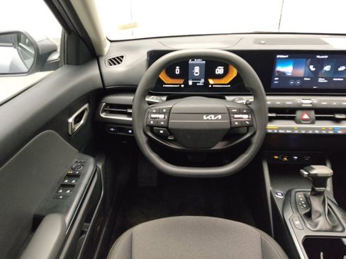Used 2025 Kia K4 FWD image 22
