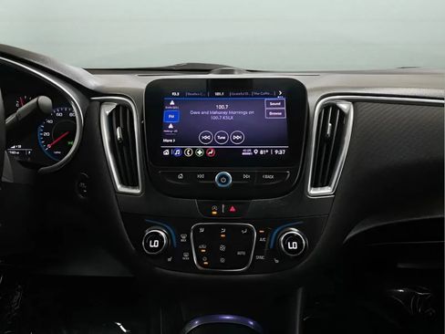 Used 2021 Chevrolet Malibu LT FWD image 19