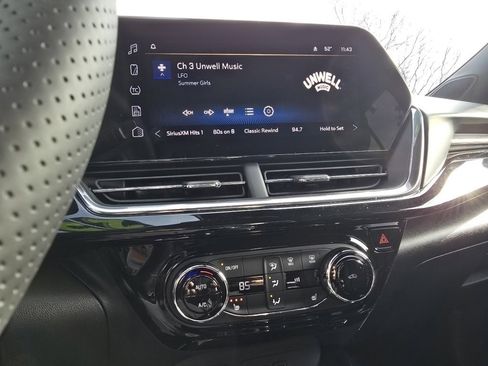 Certified 2025 Chevrolet Trax RS w/ Driver Confidence Package image 25