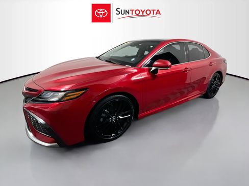 Used 2022 Toyota Camry XSE image 9
